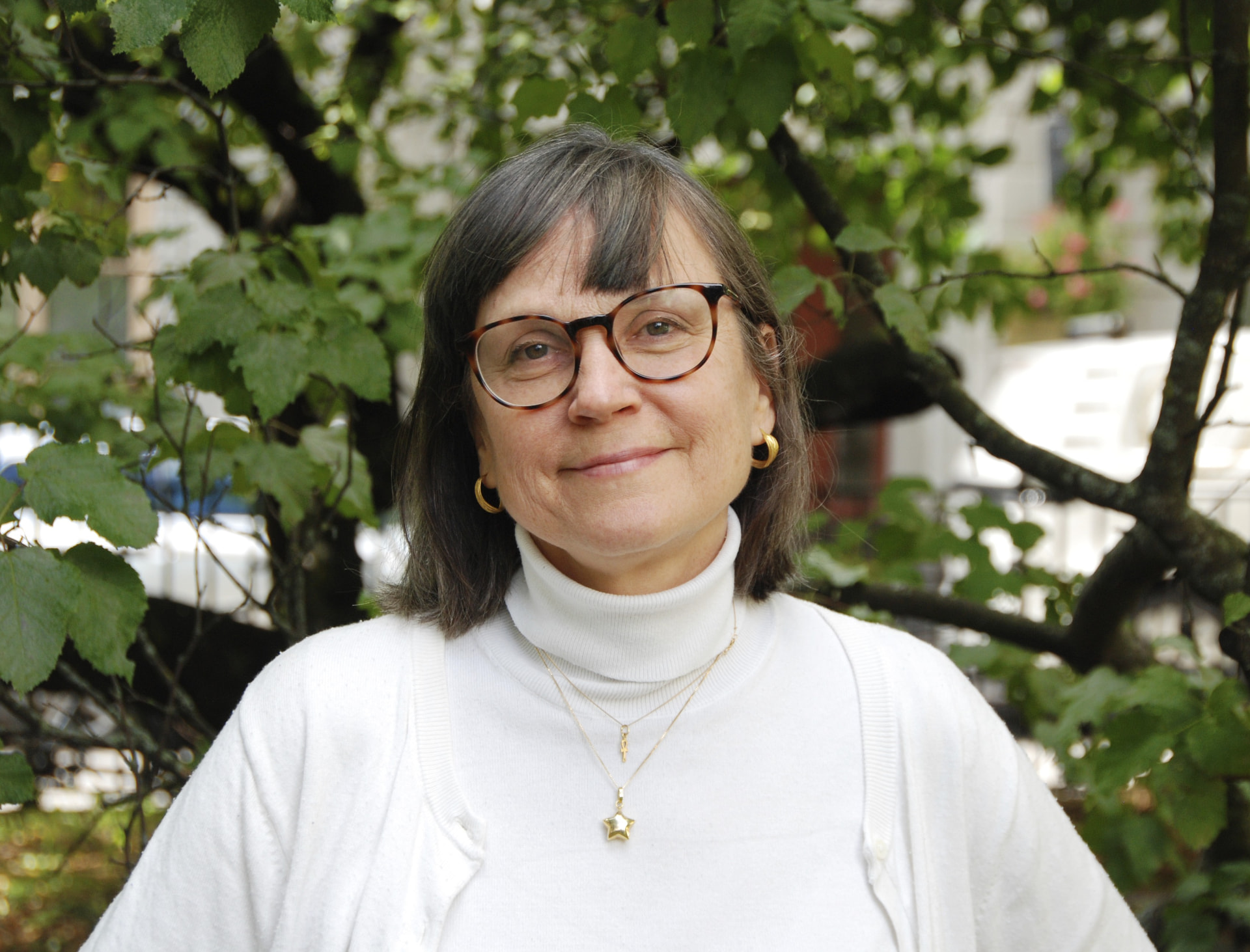 Suzanne Schönström, författare och föreläsare om läkning och kinesisk medicin